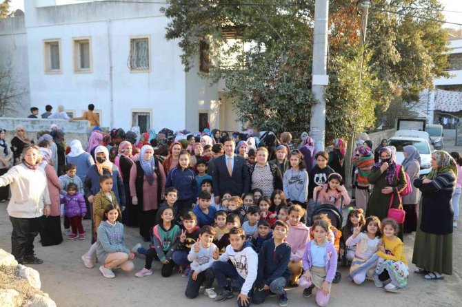 Bodrum Belediyesi, Çocuklara Yeni Yıl Sevinci Yaşattı