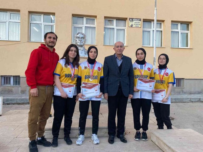 Bayburt Bilek Güreşinde Türkiye Finallerinde