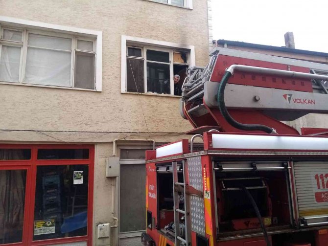 Ocakta Unutulan Yemek Mutfağı Yaktı