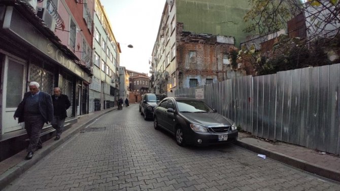 Fatih’te Uzun Namlulu Silahla Korku Saçtılar