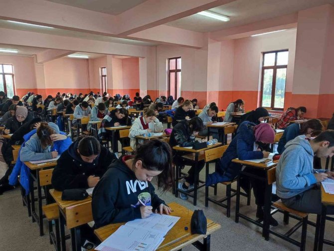 Gediz Belediyesi’nden Öğrencilere Destek