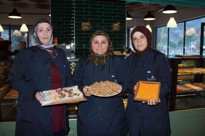 Girişimci Kadınların Kurduğu Kooperatif Çikolata Üretimine Ve Satışına Başladı