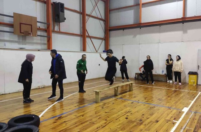 Gençler Polislik Hayallerinin Peşinde