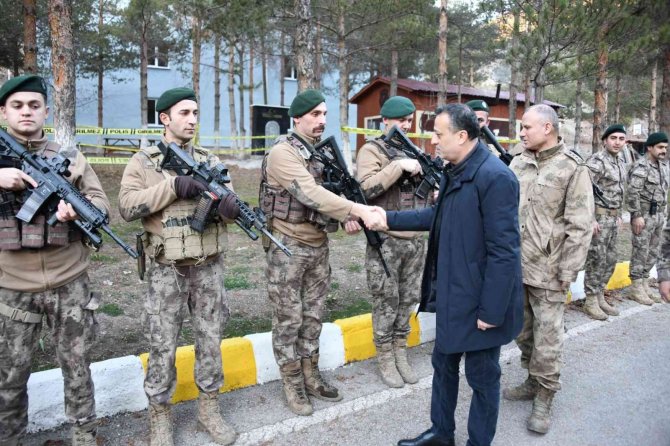 Vali Taşbilek’ten Yeni Yıl Ziyaretleri