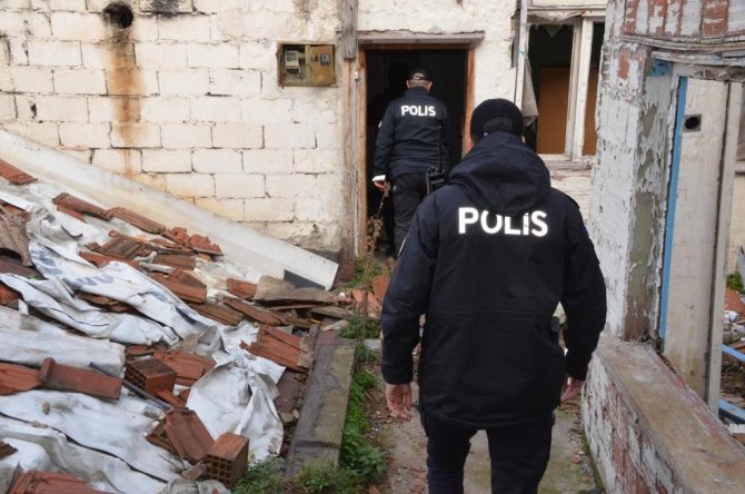‘Türkiye Güven Huzur’ Uygulaması Çerçevesinde Aranması Bulunan 871 Kişi Yakalandı
