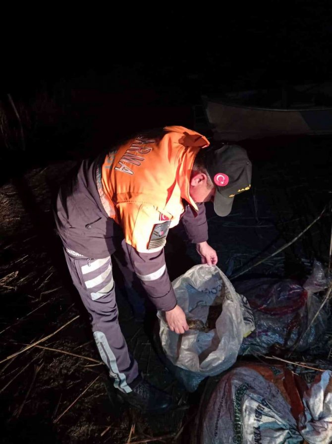 Eğirdir Gölü’nde Kaçak Kerevit Avı Baskını