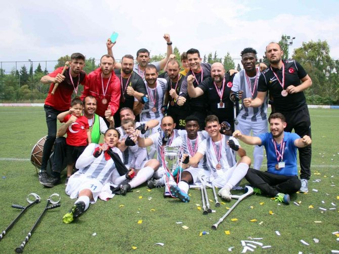 İ̇zmir’in Yıldızlarına, 2022’de Madalya Yağmuru