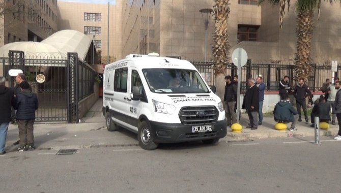 İ̇zmir’deki Vinç Faciasında Hayatını Kaybedenlerin Kimlikleri Belli Oldu