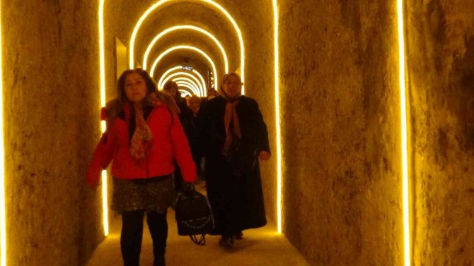 Kars Yerli Ve Yabancı Turistlerin İlgisini Çekiyor