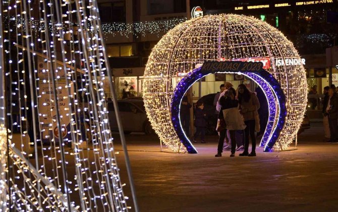 Kuşadası Yeni Yıla Işıl Işıl Giriyor