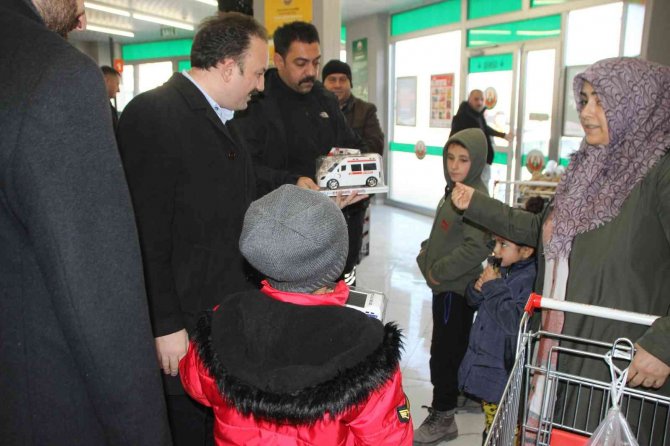 Malazgirt’te Tarım Kredi Kooperatif Marketi Açıldı