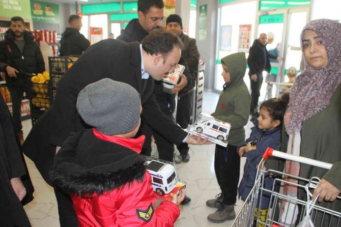 Malazgirt’te Tarım Kredi Kooperatif Marketi Açıldı