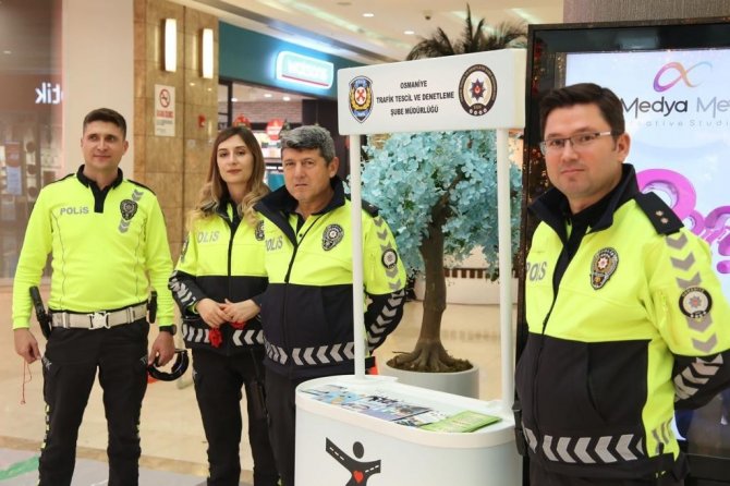 Osmaniye’de Alkol Gözlüğü Takıp Penaltı Atarak Trafik Eğitimi Aldılar