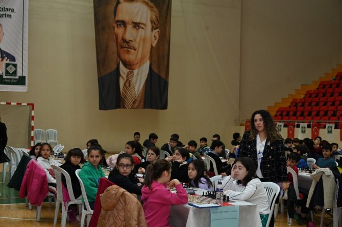 7 Ocak Kurtuluş Kupası Turnuvası Başkan Kadir Kara’nın Temsili Hamlesiyle Başladı