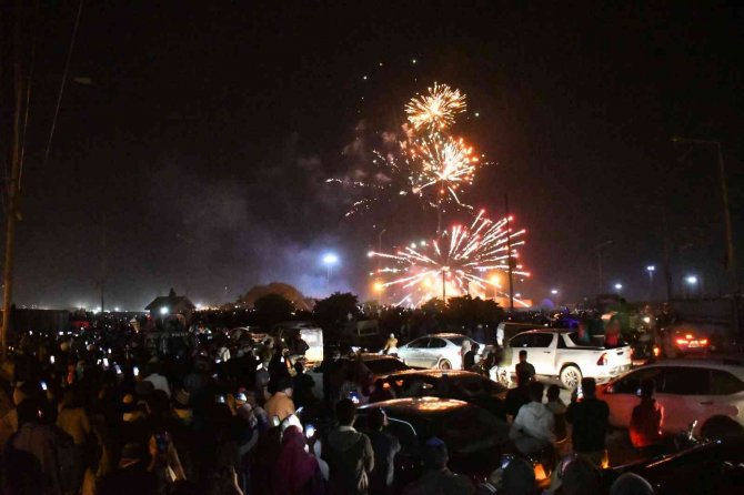Pakistan 2023’e Havai Fişeklerle ’Merhaba’ Dedi