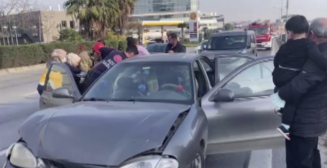 Pendik D-100 Karayolunda Zincirleme Trafik Kazası: 1 Yaralı