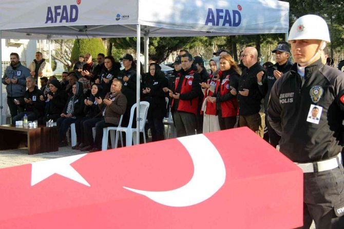 Şehit Komiser İçin Emniyet Müdürlüğünde Tören