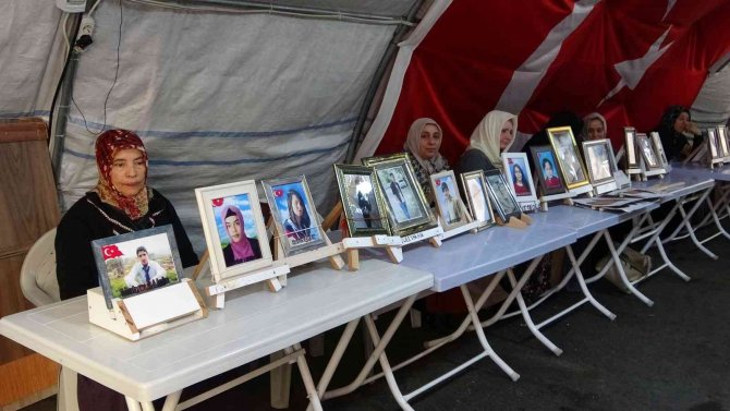 Hdp Mağduru Aileler, Yeni Yıla Evlat Hasretiyle Giriyor
