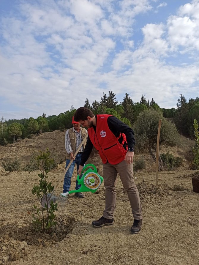 Ünlü Futbolcu Gündoğan Adana’da 5 Bin Fidan Dikilmesi İçin Bağışta Bulundu