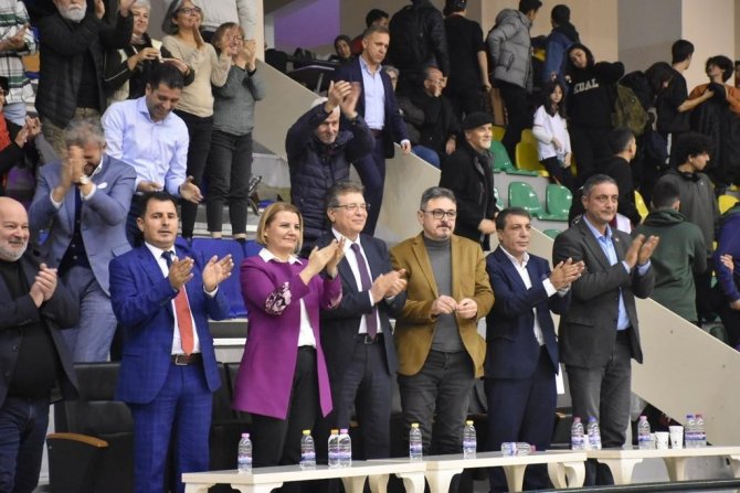 İ̇zmitli Perileriler Edremit Güre Belediyesi’ni Mağlup Etti