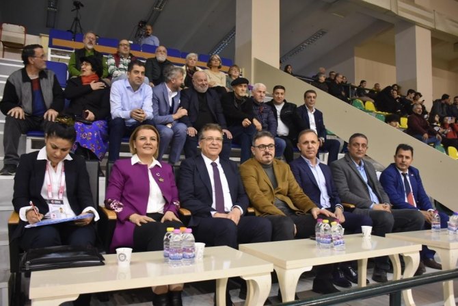 İ̇zmitli Perileriler Edremit Güre Belediyesi’ni Mağlup Etti