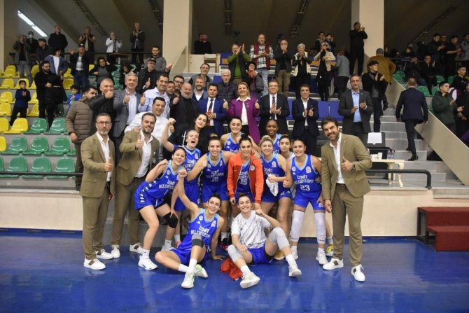 İ̇zmitli Perileriler Edremit Güre Belediyesi’ni Mağlup Etti