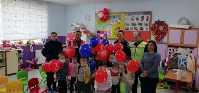 -Kadın Komutanlar Kadına Şiddete Karşı Sahaya İndi