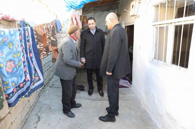 Kaymakam Aydın’dan Yaşlı Ve Hastalara Ziyaret