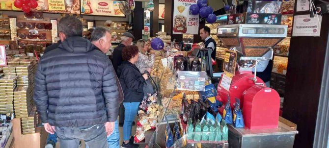 Kuruyemişçilerde Manzara Değişmedi