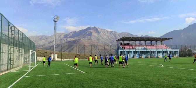 Yıllarca Terörle Anılan İlçenin Futbol Takımı 20 Yıl Sonra Futbol Sahasına Kavuştu