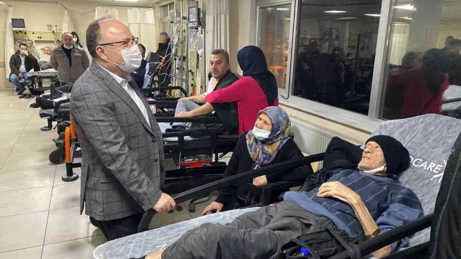 Vali Tutulmaz Hastaları Ve Sağlık Çalışanlarını Ziyaret Etti
