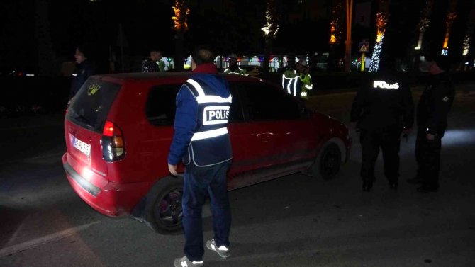 Adana’da Yeni Yılın İlk Trafik Cezası Kesildi