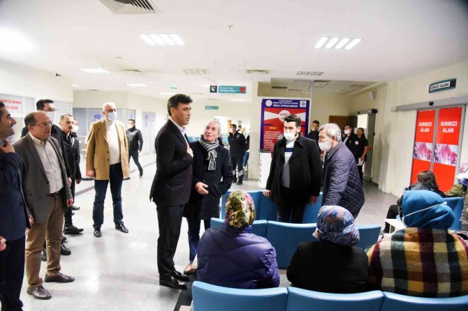 Ak Parti İ̇l Başkanı Çalışkan’dan Sağlık Personeli Ve Emniyet Güçlerine Yeni Yıl Ziyareti