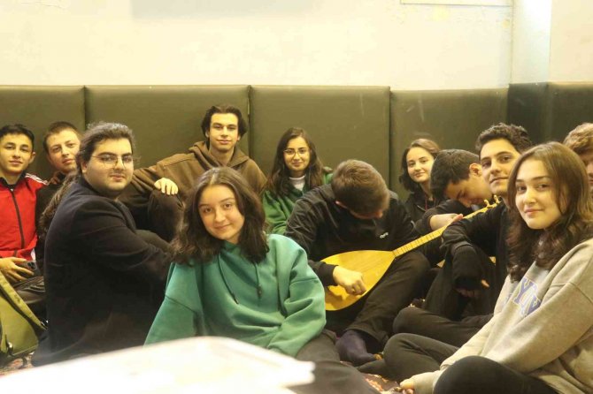 Anneler Ve Çocukları İyilik İçin Bir Arada