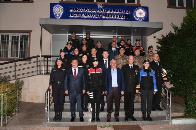 Vali Yazıcı, 2022’nin Son Saatlerinde Görevi Başındaki Güvenlik Güçlerini Ziyaret Etti