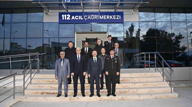 Aydın Valisi Aksoy, 112 Acil Çağrı Merkezi Personelinin Yeni Yılını Kutladı