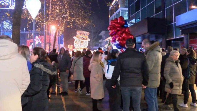Bağdat Caddesi’nde Yılbaşı Coşkusu