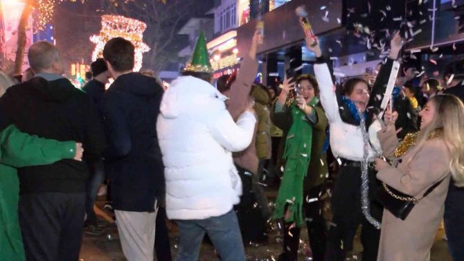 Bağdat Caddesi’nde Yılbaşı Coşkusu