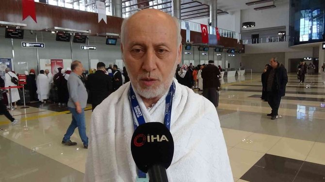 Umreciler Koca Seyit Havalimanı’ndan Uğurlandı