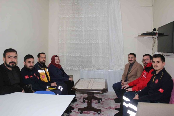 Bitlis İ̇l Sağlık Müdürü Demiray’dan Anonslu Yılbaşı Kutlaması