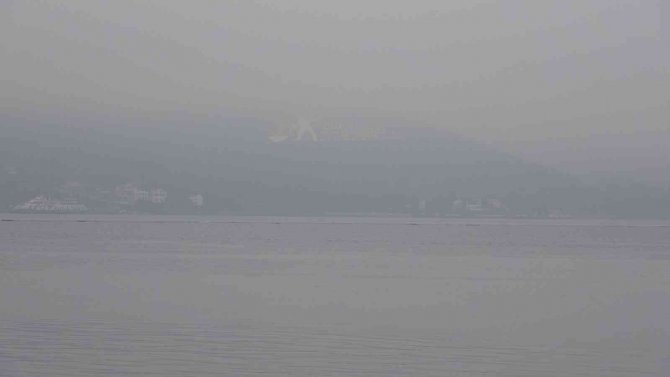 Sisin Etkisini Yitirmesiyle Çanakkale Boğazı Transit Gemi Geçişlerine Açıldı