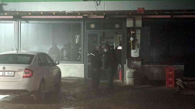 Yılbaşı Gecesi Çalışma Yapılan İş Yerinde İskele Çöktü: 1 Yaralı