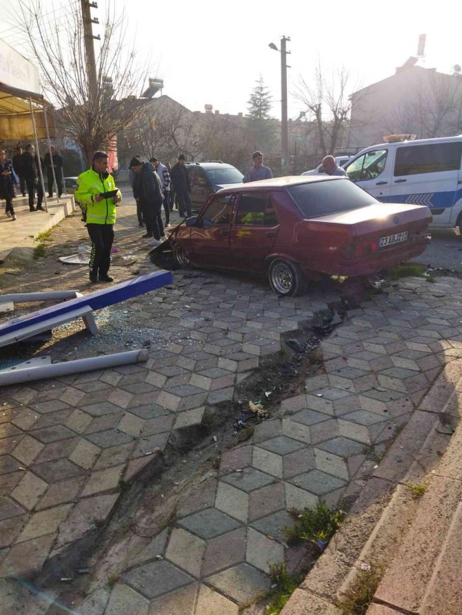 Elazığ’da Trafik Kazası:2 Yaralı