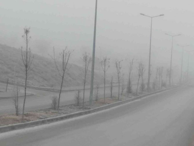 Elazığ’da Sis Etkili Oldu