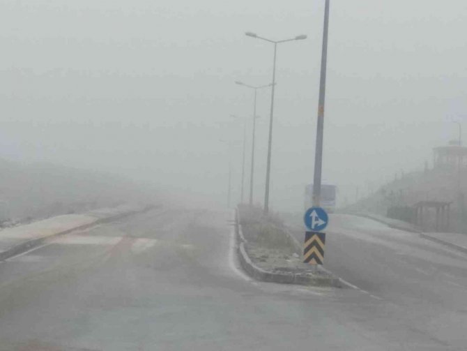 Elazığ’da Sis Etkili Oldu