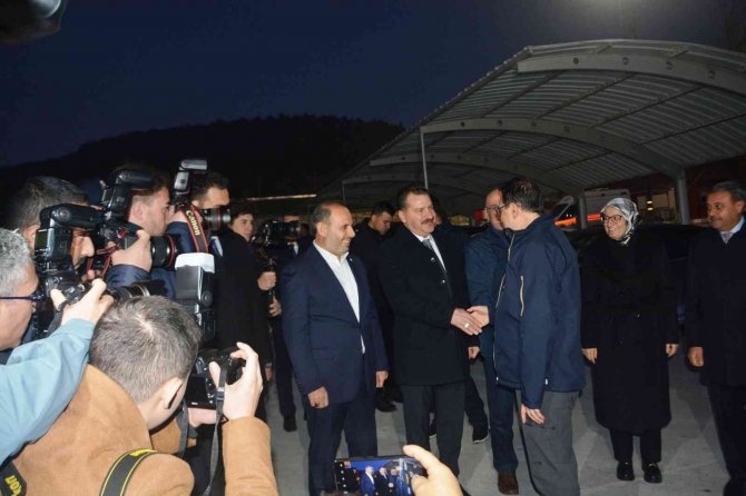 Enerji Bakanı Dönmez, Yeni Yıla Bor İşçileri İle Girdi