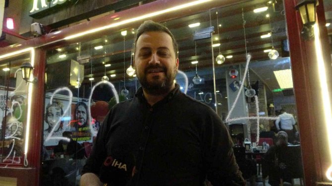 Adanalılar 2023 Yılı Yerine 2024 Yılını Kutladı