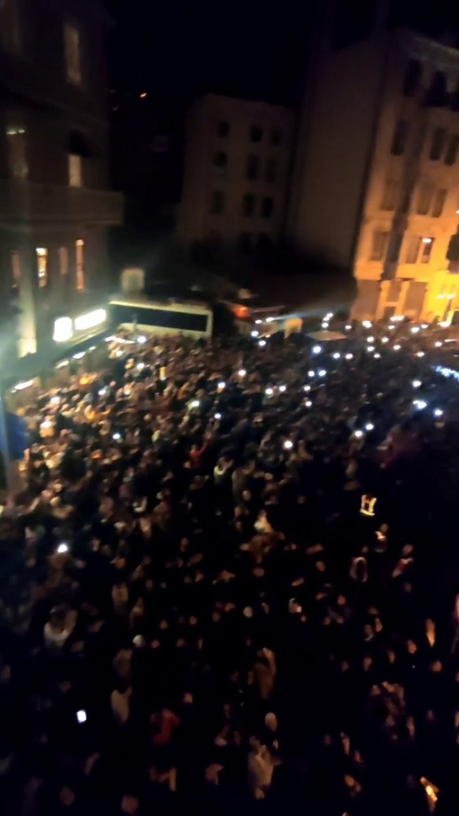 Galata’da Yılbaşı Coşkusu Kameraya Yansıdı