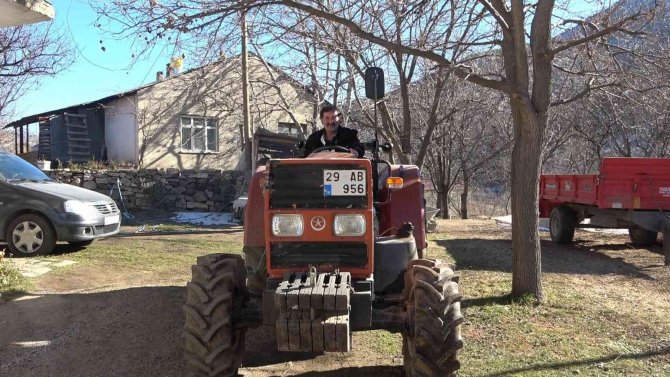 Hız Göstergesi 30 Kilometreyi Geçmeyen Traktörüyle 105 Kilometre Hız Yapmaktan Ceza Yedi