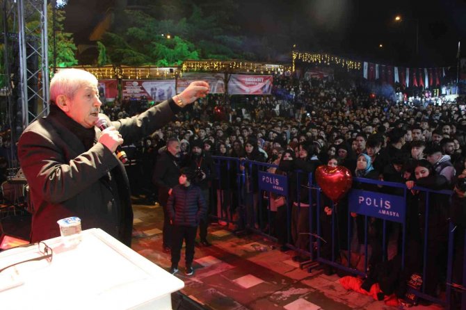 Amasya Yeni Yılda Tuğba Özerk İle Coştu